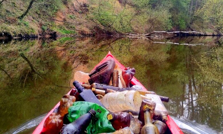 Энтузиасты решили почистить русло