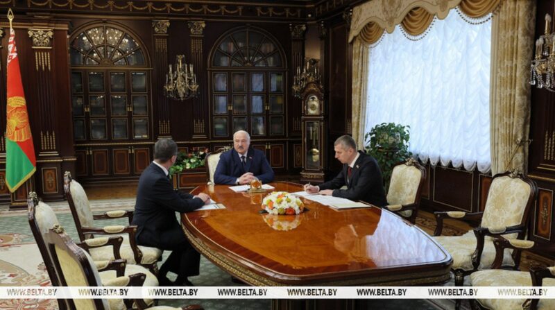 Лукашенко посоветовал