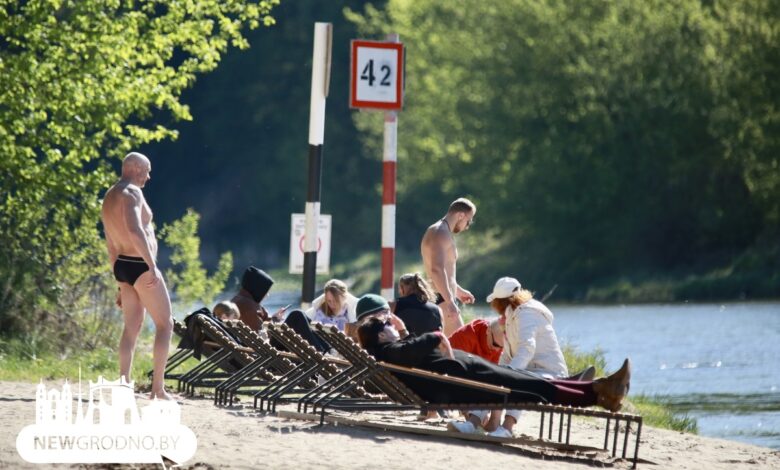 В Гродно на берегу Немана можно полежать на шезлонгах