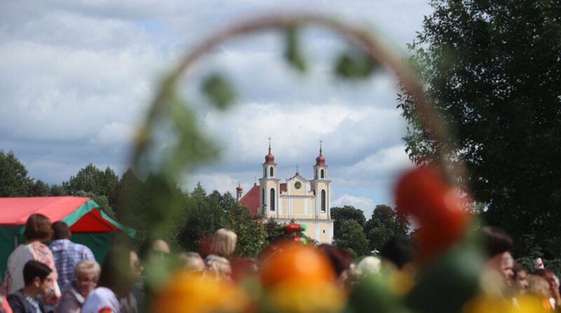 два очень разных