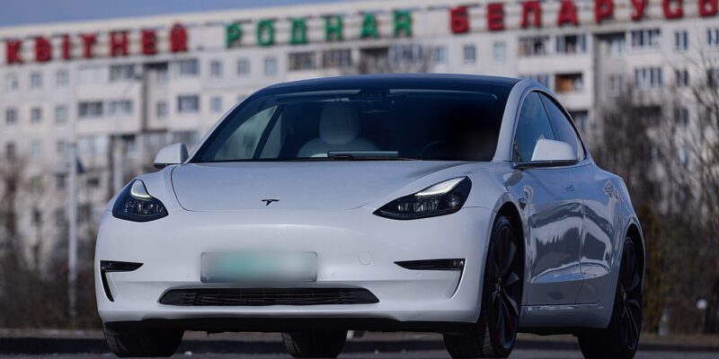 белорус купил проблемную Tesla