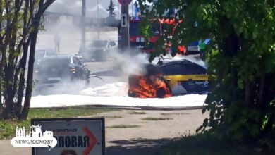 В Гродно горел автомобиль такси