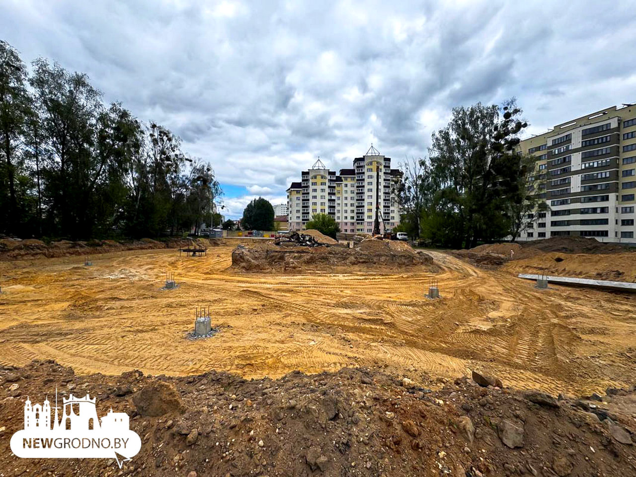 В самом центре Гродно начали строить