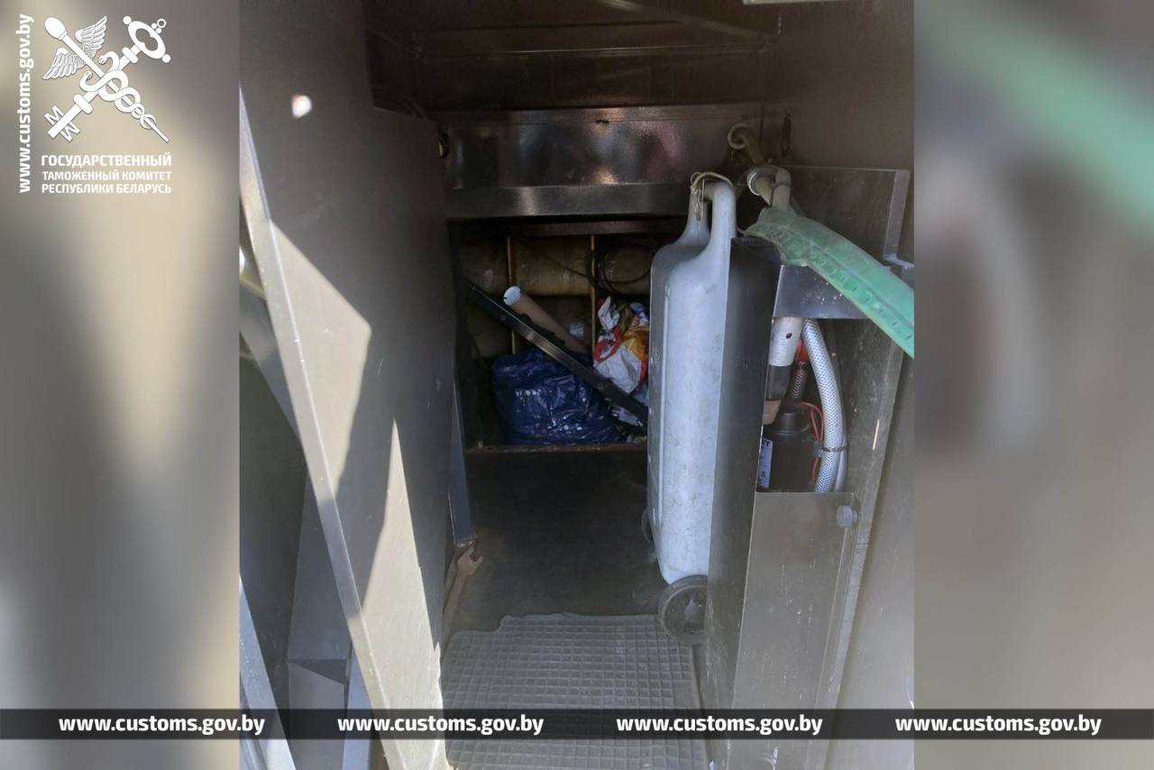На границе с Польшей изъяли рейсовый автобус