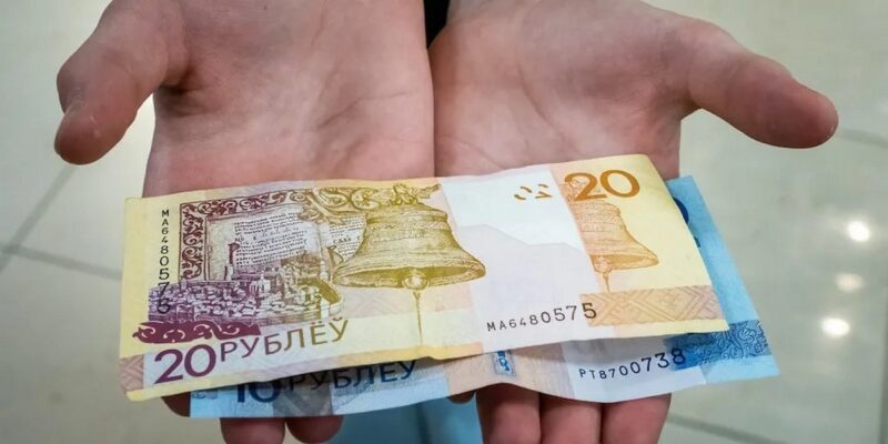 Белорус не платил алименты