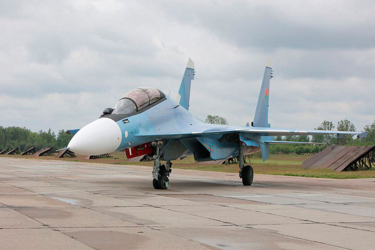 В Беларусь доставлены истребители Су-30СМ2