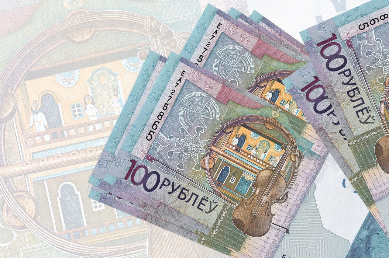 Белорусы в мае продали валюты