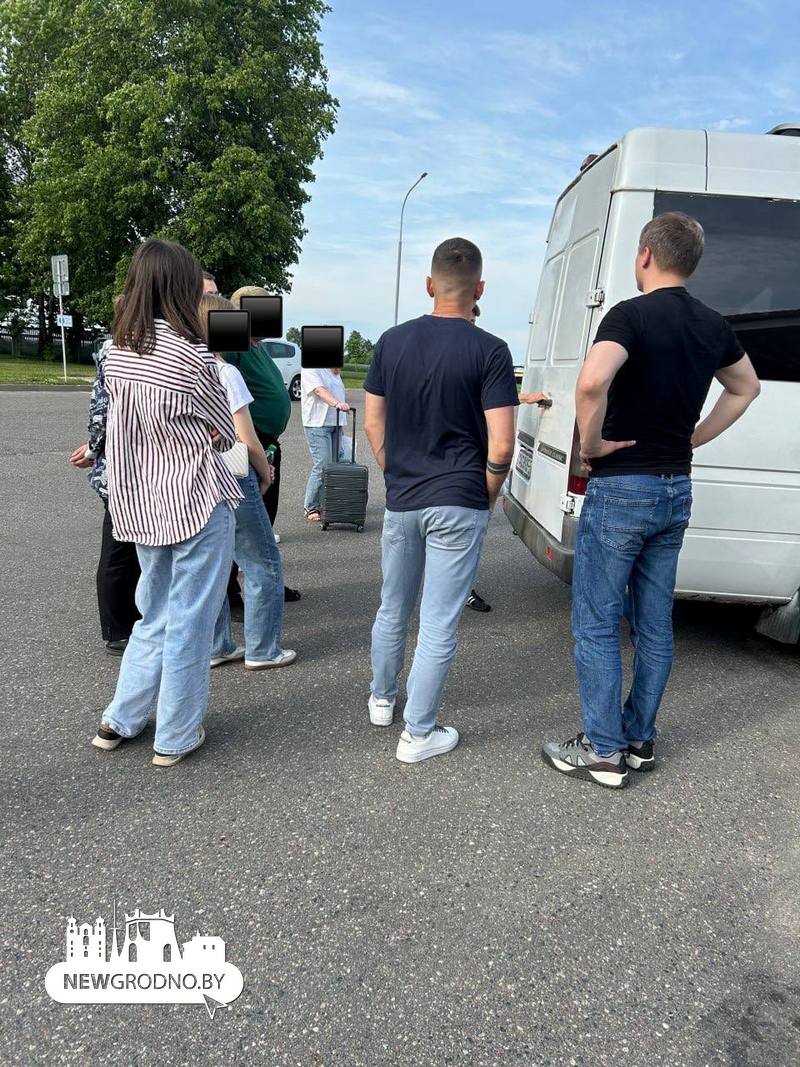 Водитель ломал кресла