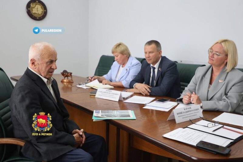 Юрий Караев провел в Слониме