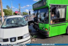 В Гродно автобус протаранил легковушку
