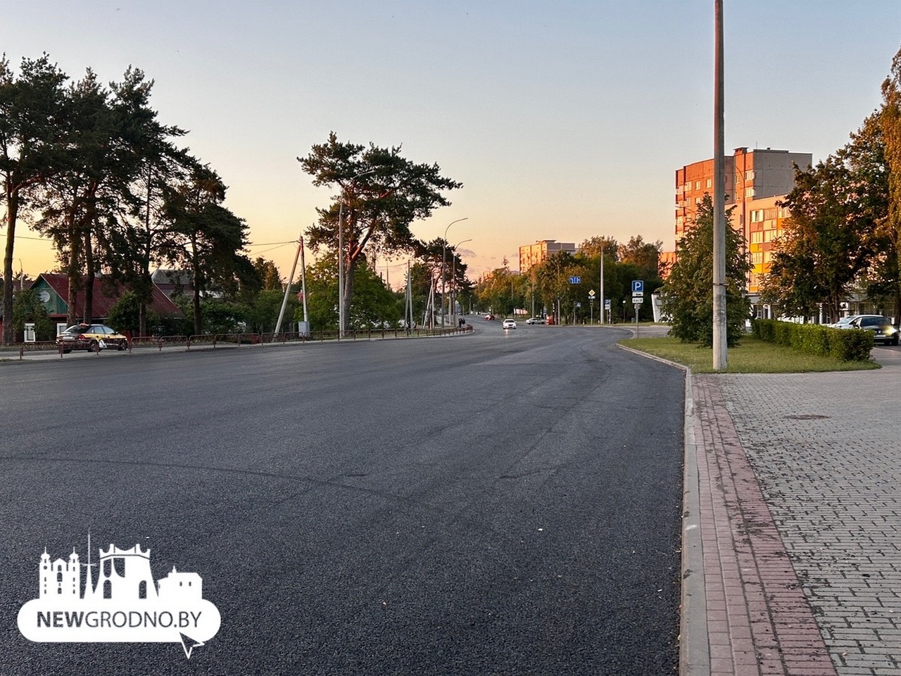Новенький асфальт, но пока без разметки