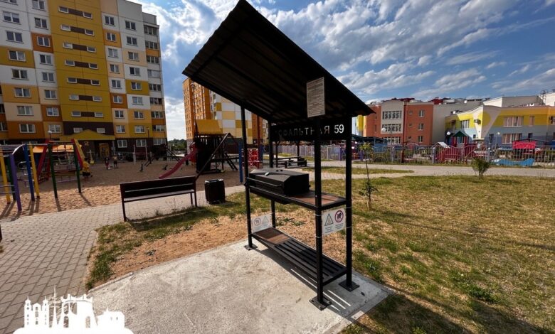 Рядом с еще одной многоэтажкой в Гродно