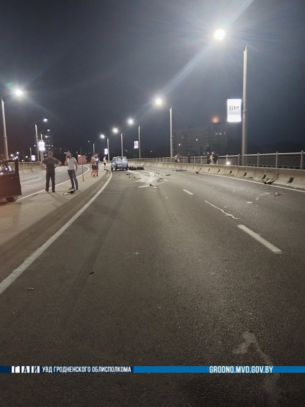 В Гродно мотоциклист влетел под бус