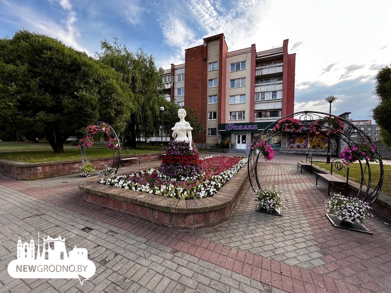 В Гродно появились новые композиции из цветов