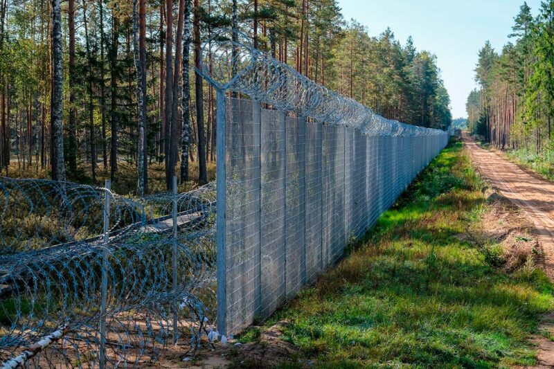 Школьники охраняют белорусскую границу