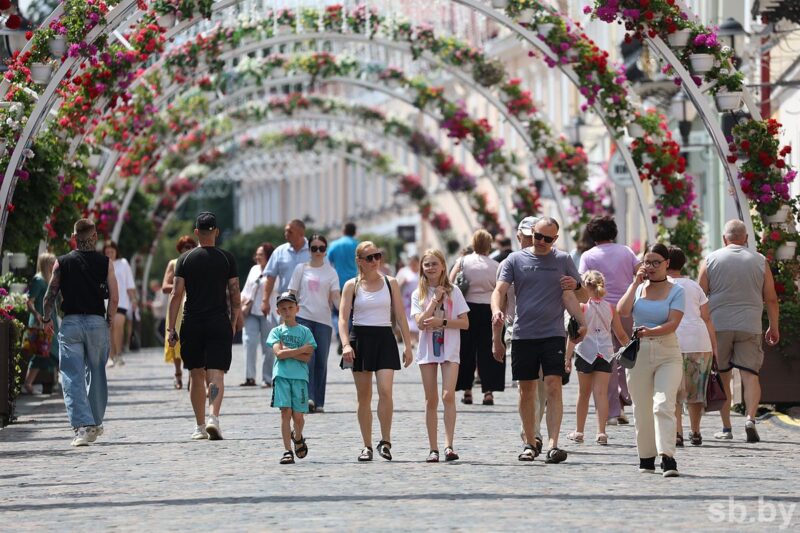 смотрим на жаркий июльский день