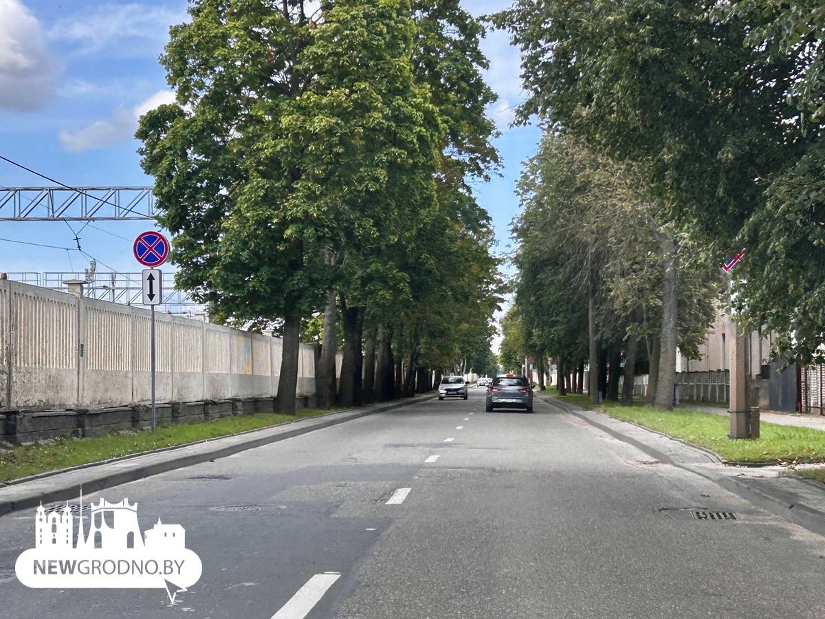 В Гродно на одной из оживленных улиц запретили парковку