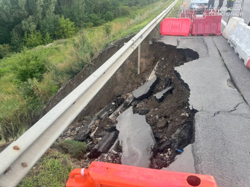 На трассе М6 возле