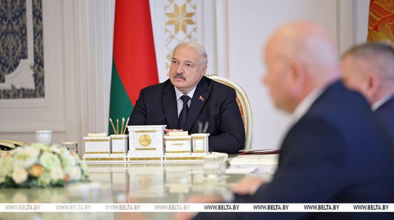 что требует Лукашенко