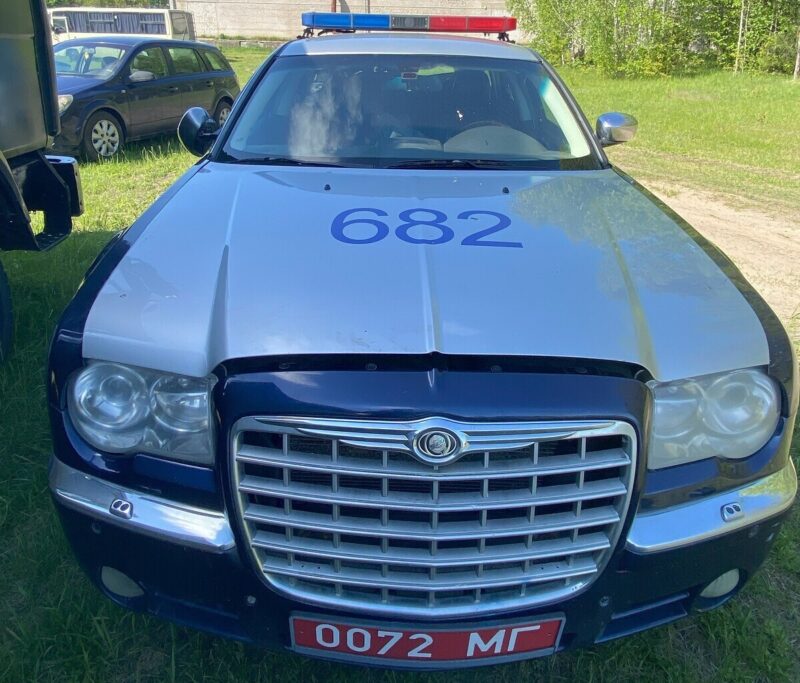 Chrysler 300C из автопарка милиции