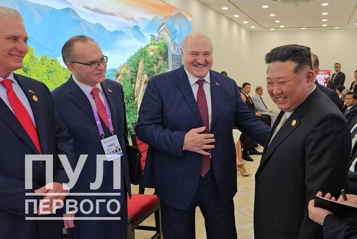 Ким Чен Ын приглашает Лукашенко в Северную Корею