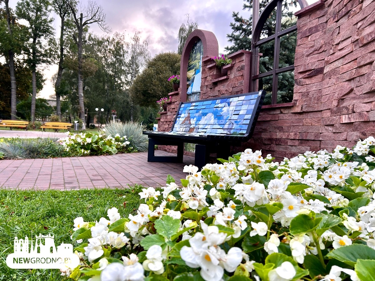 Скамейка-пазл появилась в Гродно