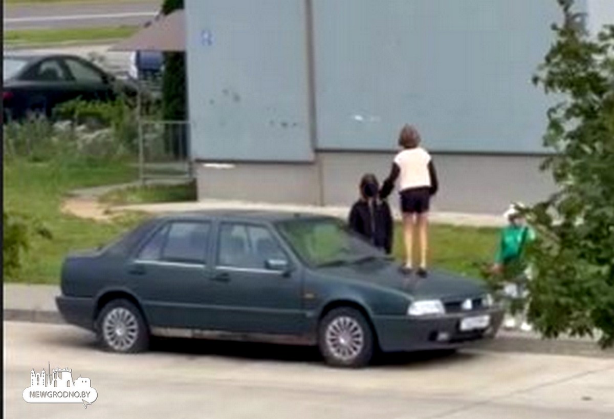 В Гродно на видео попали опасные игры детей