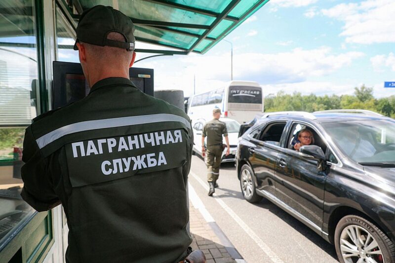Очереди на границе Беларуси