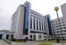 Студенты помогают строить