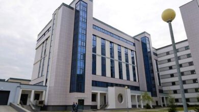 Студенты помогают строить