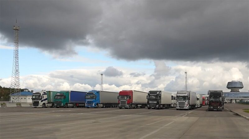 дальнобойщики застряли на границе