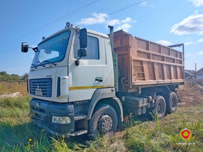 водитель самосвала погиб при