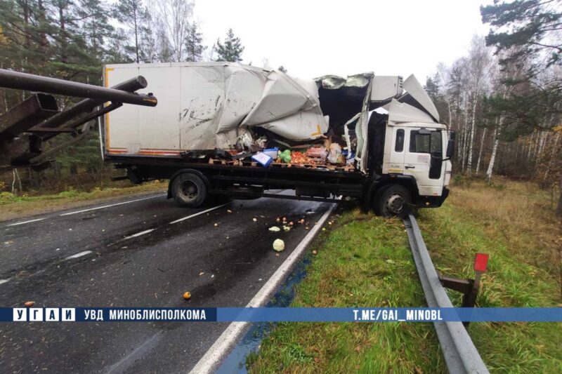 в столкновении грузовика