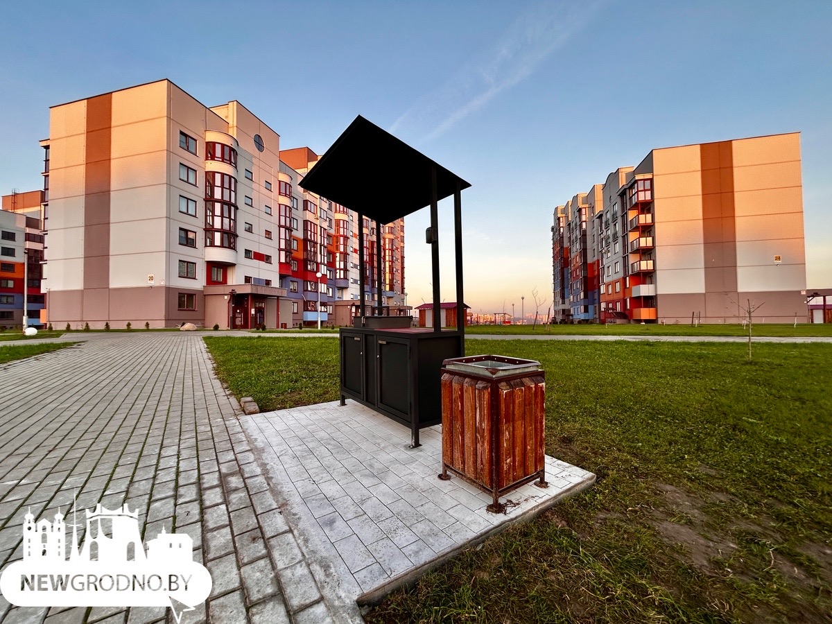 Рядом с еще одной многоэтажкой в Гродно