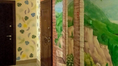 В Гродно превратили лестничную площадку