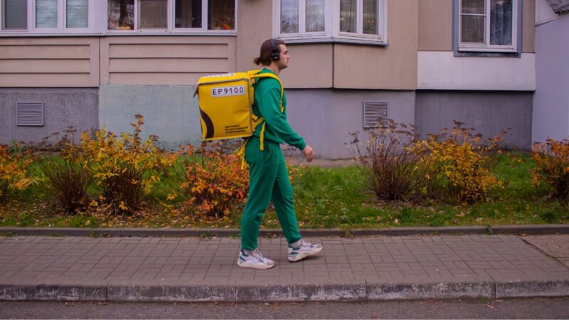 Яндекс-курьер рассказал