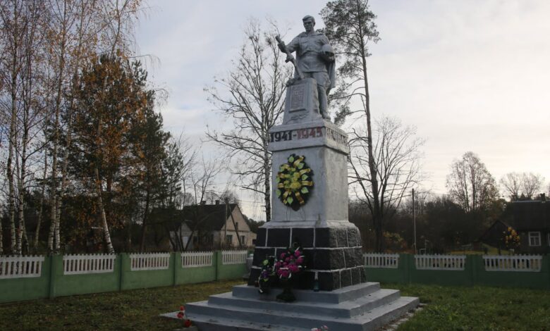 Перезахоронение героев