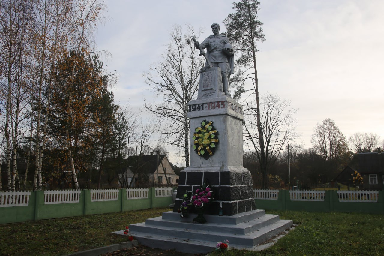 Перезахоронение героев