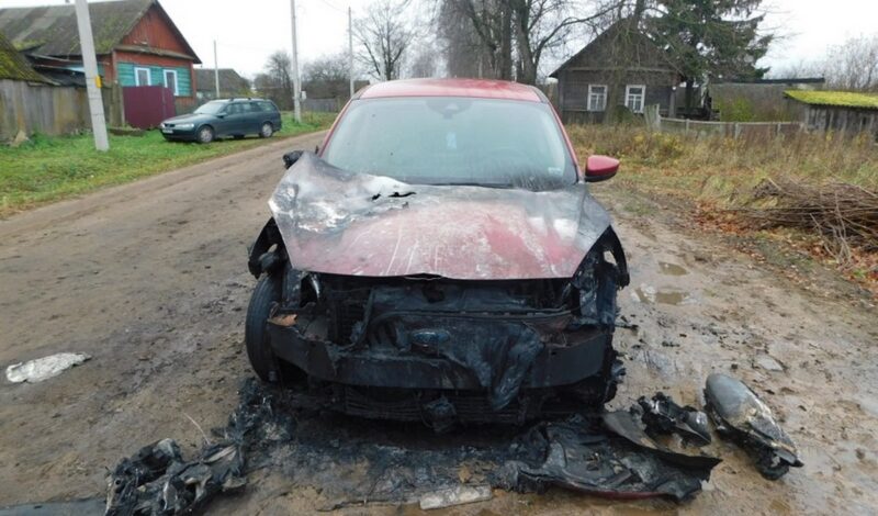 Пенсионер поджёг иномарку знакомого