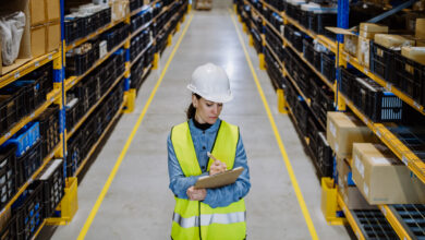 Работница получила выговор