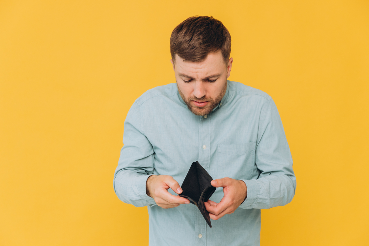 Погрузчик и электромобиль