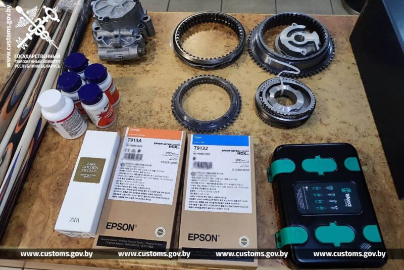 Cупруги пытались ввезти товары