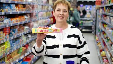 Жительница Гродно взяла внучке конфет