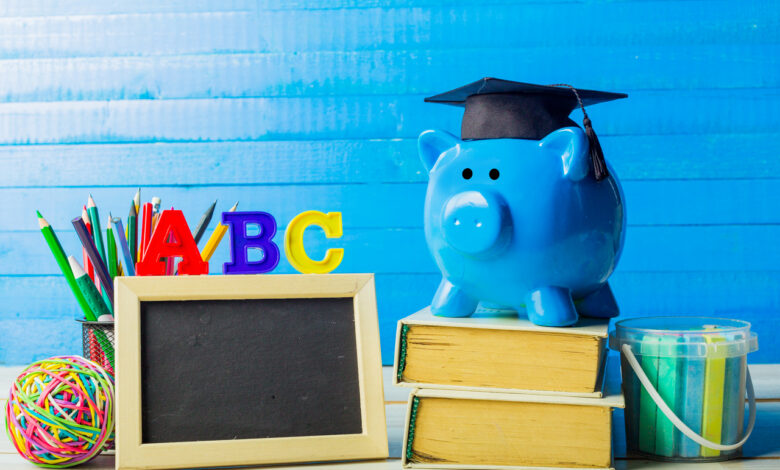 Скидываться на шторы в школе обязательно?