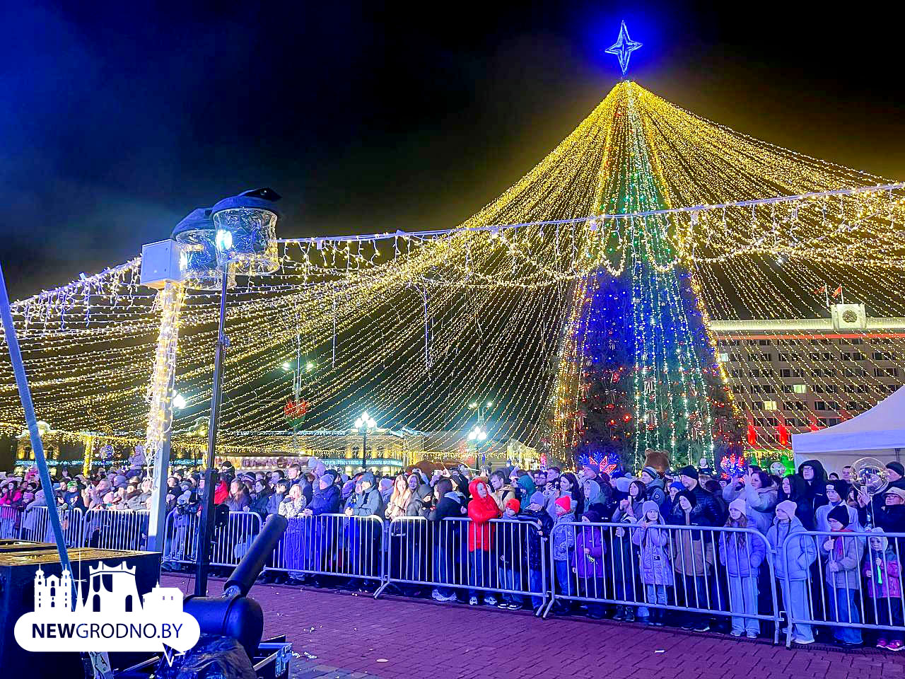В Гродно зажглась главная ёлка области