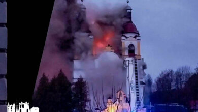 В Гродненской районе горит костел в агрогородке Сапоцкино