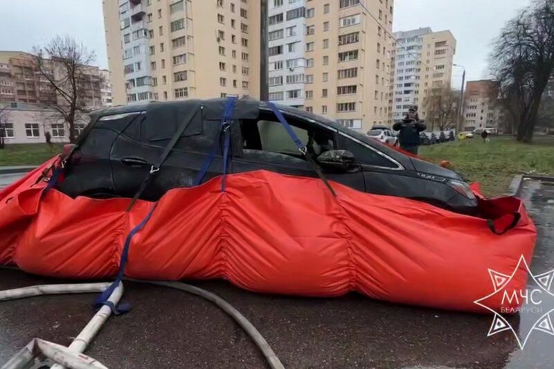 В Минске загорелся электромобиль