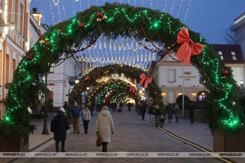 Новогодняя иллюминация превратила