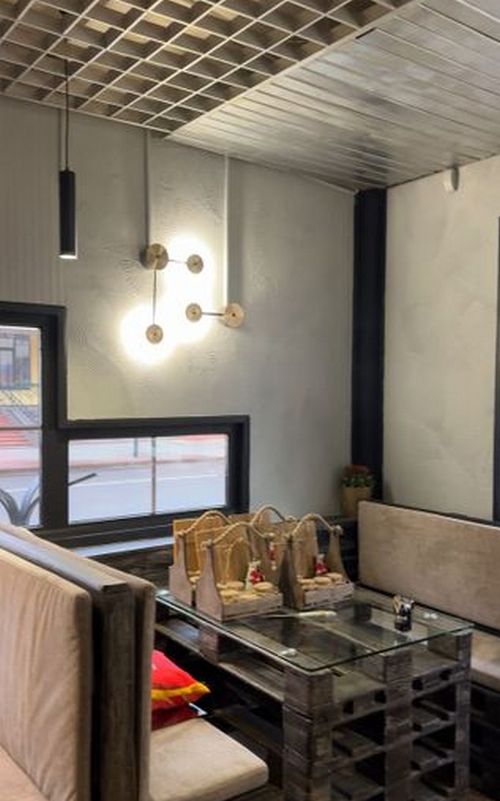 Сразу несколько соседних заведений