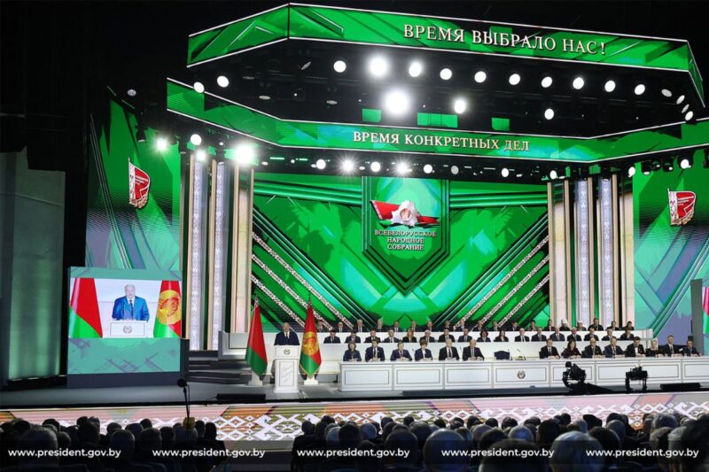 Лукашенко поручил правительству